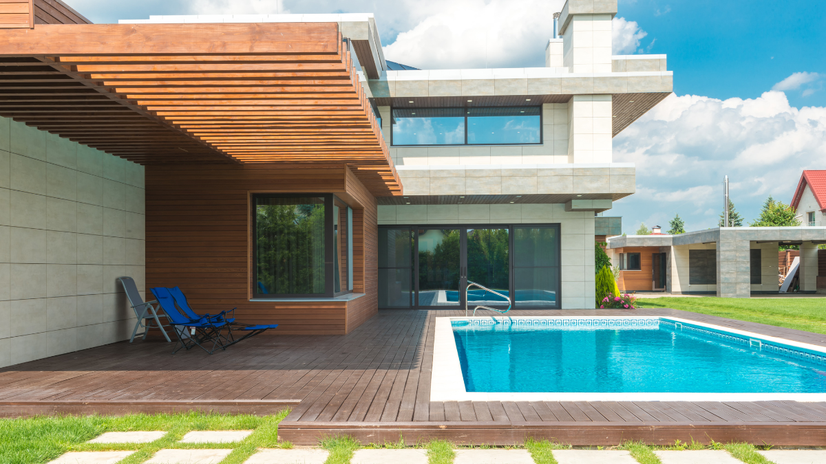 Komfortas namuose: sporto salė, balkonas ir baseinas - ar verta investuoti?