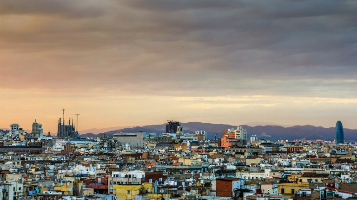 Barselona skirs 166 mln. eurų saulės baterijoms įrengti ant gyvenamųjų pastatų 1