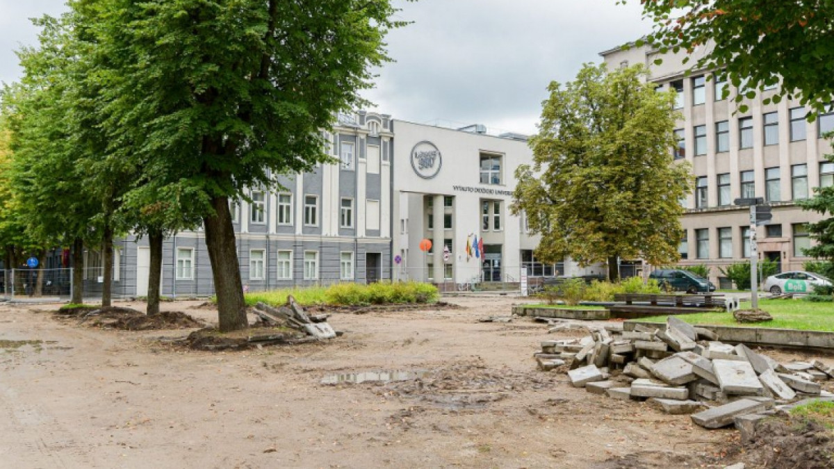 Atgimimui ruošiasi dar viena Kauno erdvė: prasidėjo Studentų skvero rekonstrukcija 1