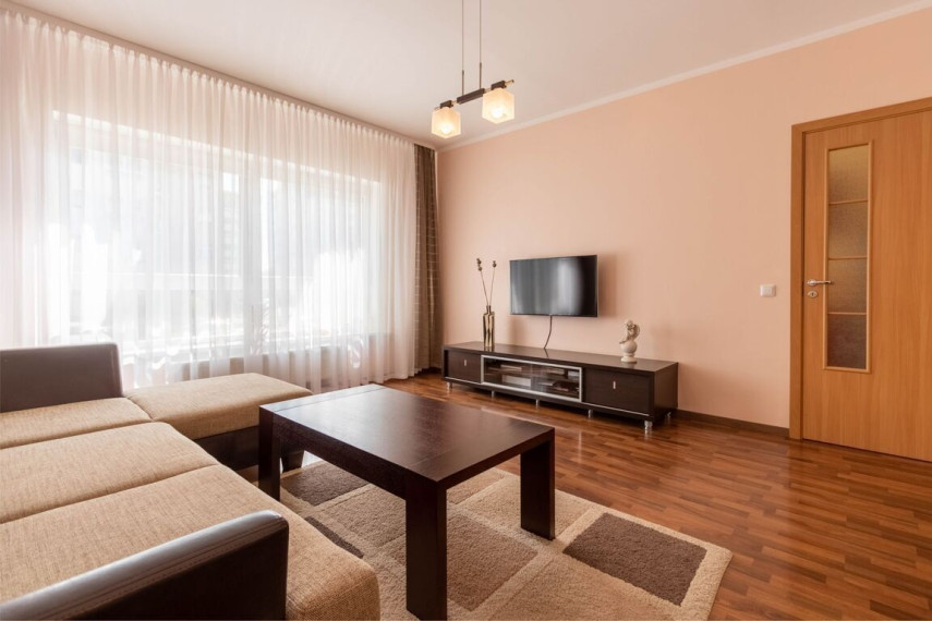 Parduodamas suremontuotas 2 kambarių butas V. Nagevičiaus g.1, Vilniuje 1